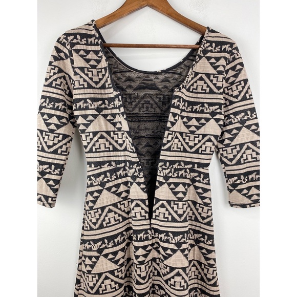 KLd Signature size Small Tan Black Pyramids Egypt Print Geometric Skater Dress - Picture 7 of 8